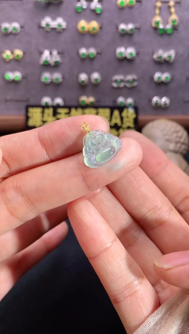 翡翠18K金镶嵌颈饰天然翡翠A货.源头工厂价福利价