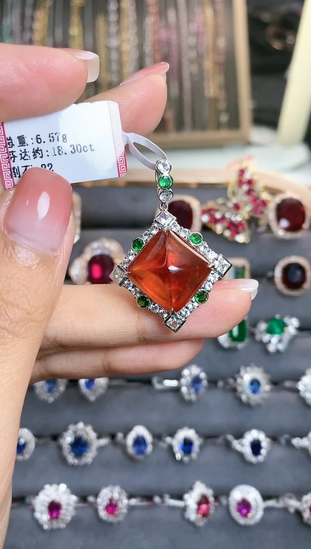 石榴石（芬达石）吊坠18K金镶嵌·