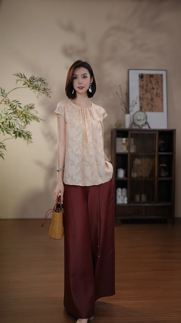 GONG QUE【薇朵】新中式早春款桑蚕丝圆领提花短袖上衣 242949