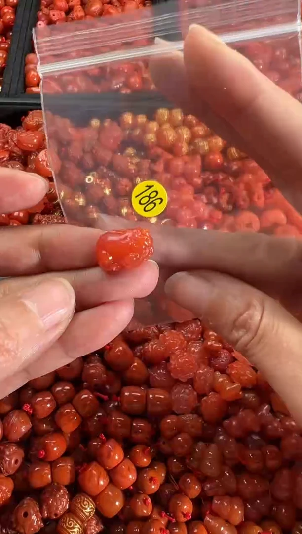 【闪购商品】南红玛瑙颈饰未镶嵌1