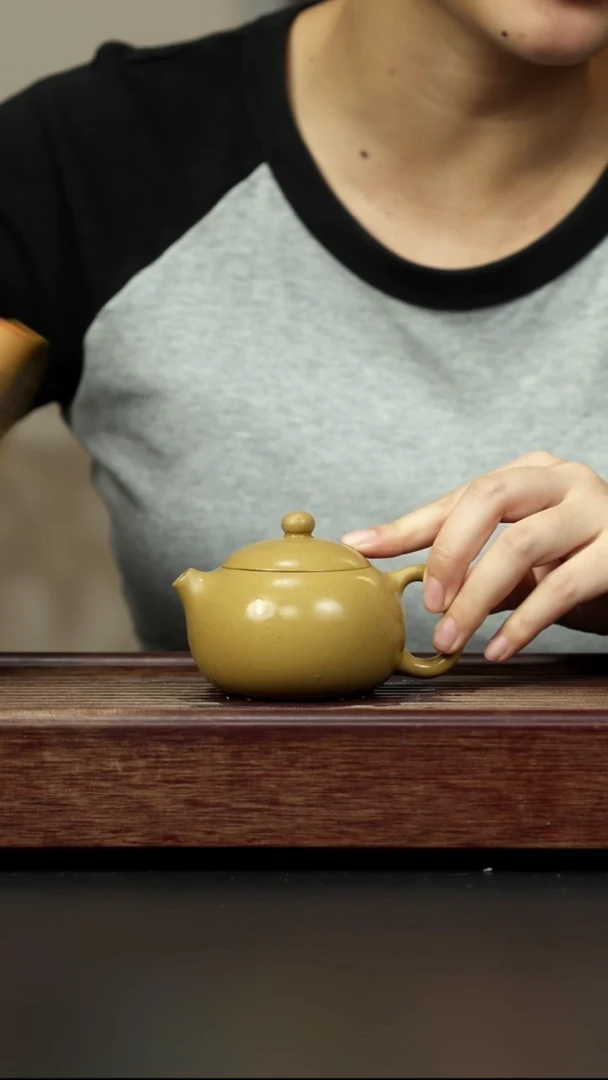 紫砂茶壶黄金段 西施