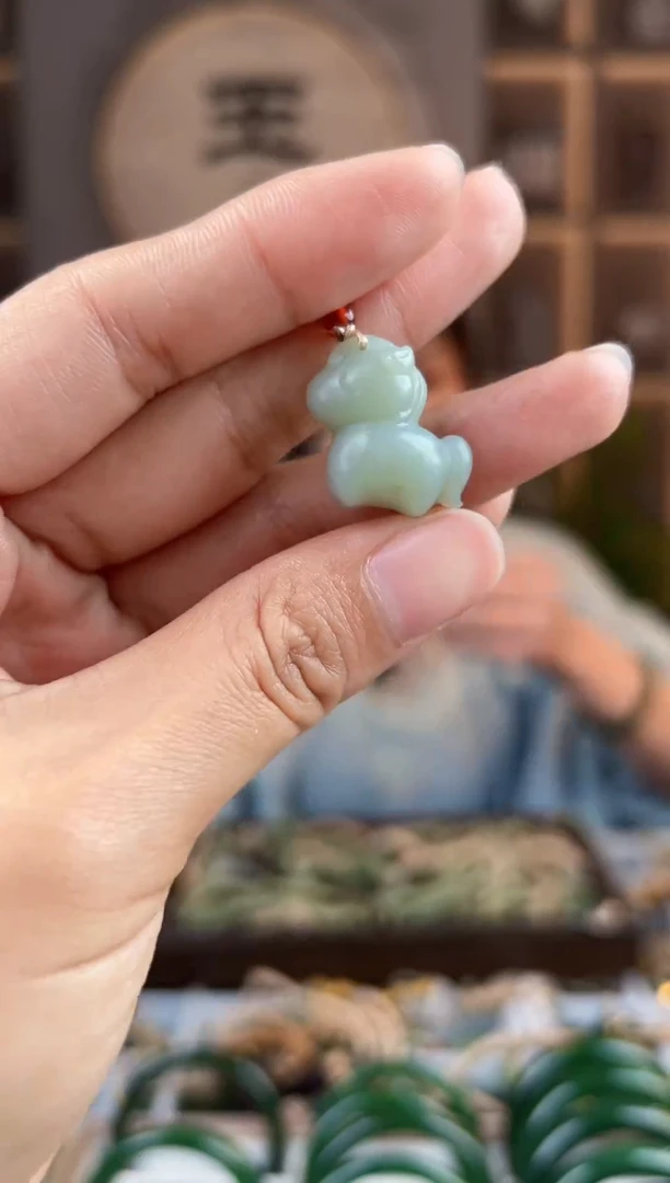 颈饰未镶嵌和田玉伊拍一发一，拍一发一
