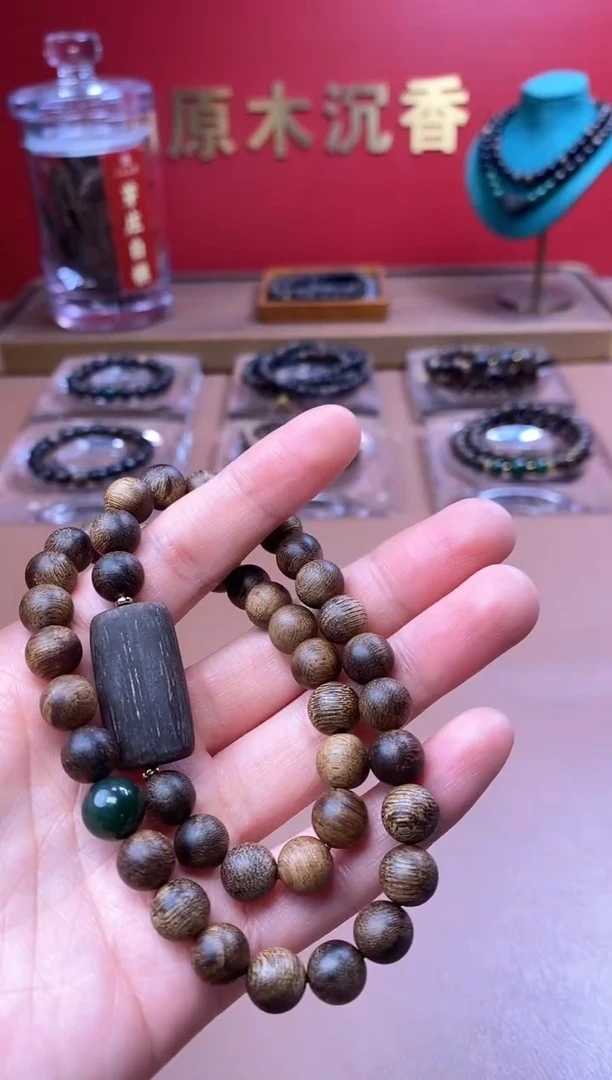 手串沉香沉水芽庄白棋08两圈+雷击顶珠沉香木雕