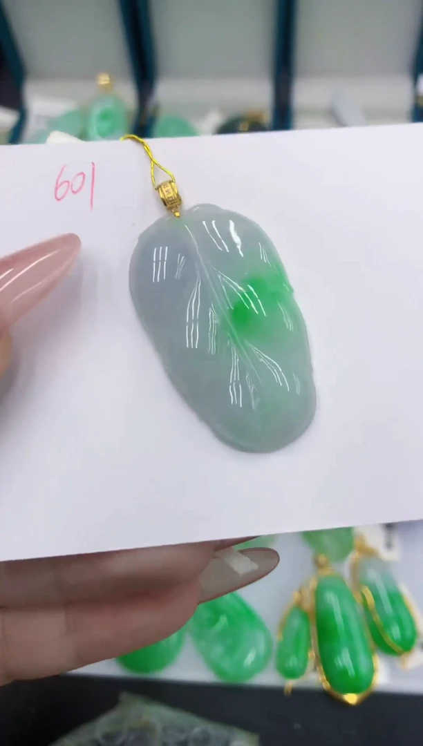 颈饰18K金镶嵌翡翠11111