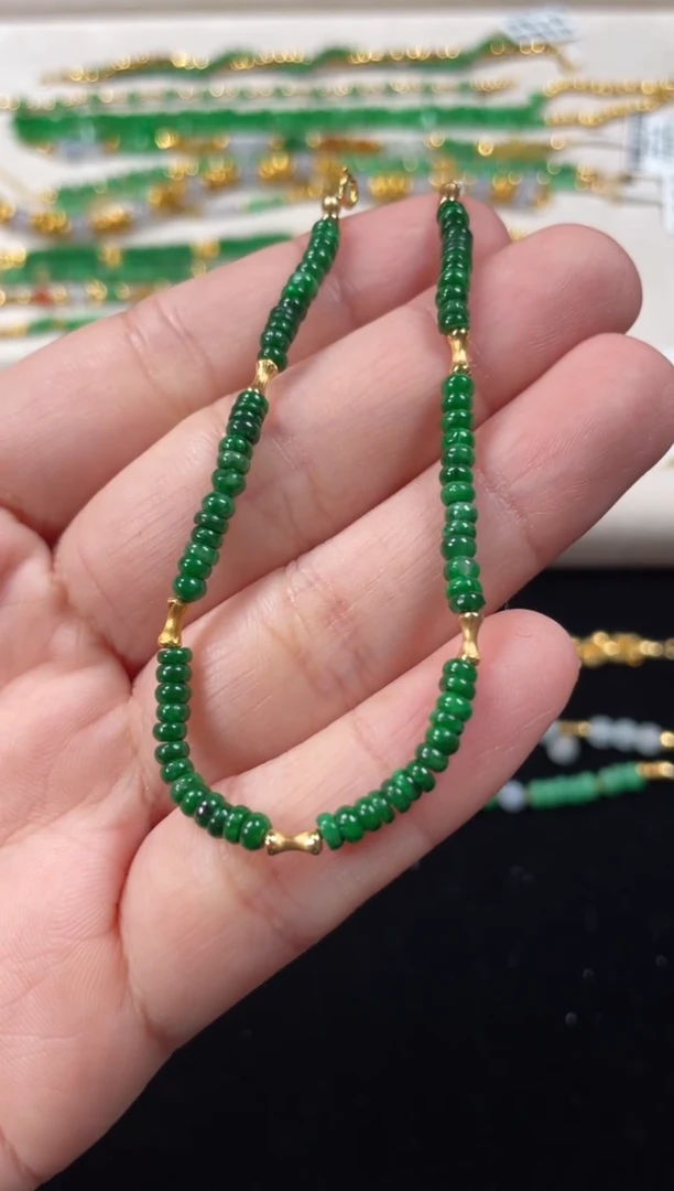 18K金镶嵌手链翡翠一个  P285