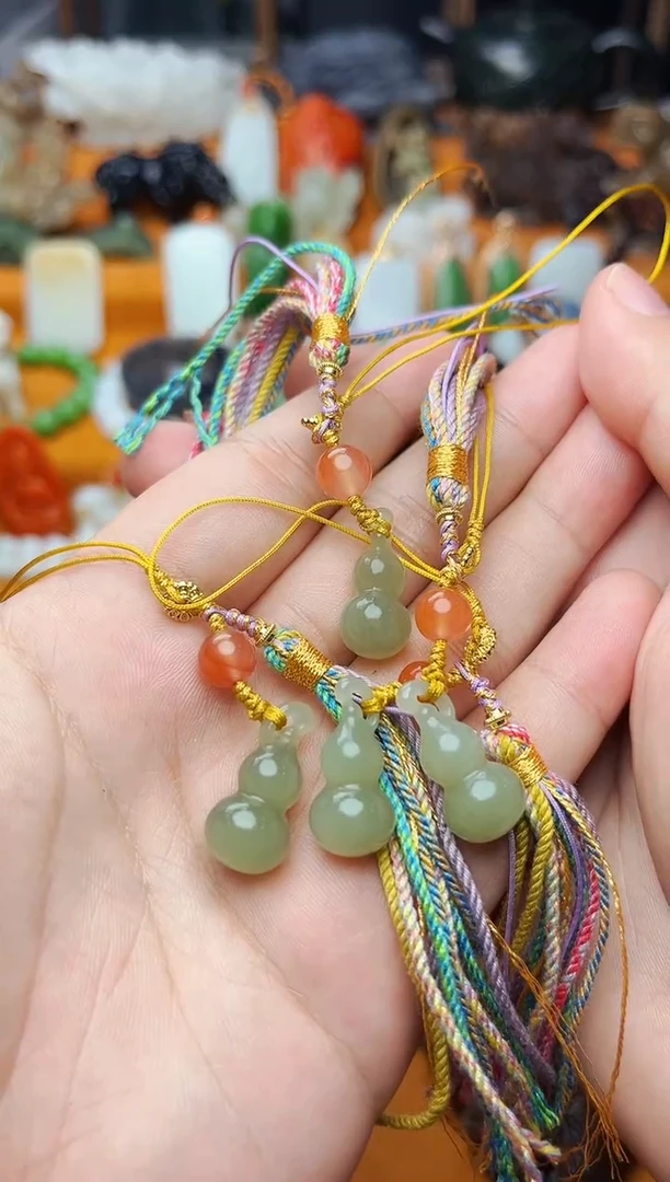 【闪购商品】和田玉挂链未镶嵌葫芦多样性拍一发一