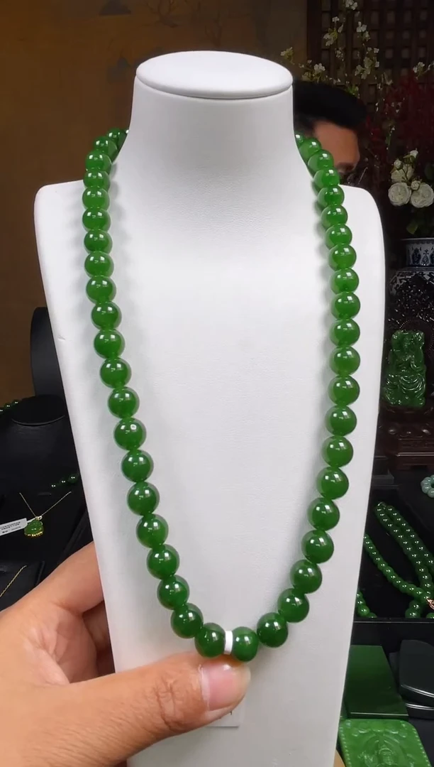 【闪购商品】和田玉（碧玉）项链18K金镶嵌±10m 俄7辣阳绿色项链