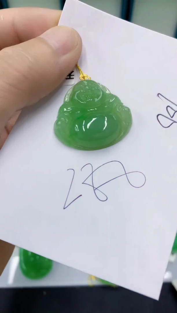 翡翠18K金镶嵌颈饰翡翠