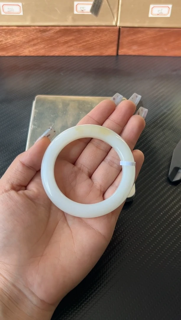 未镶嵌手镯和田玉薇*且末微色差金山51MK