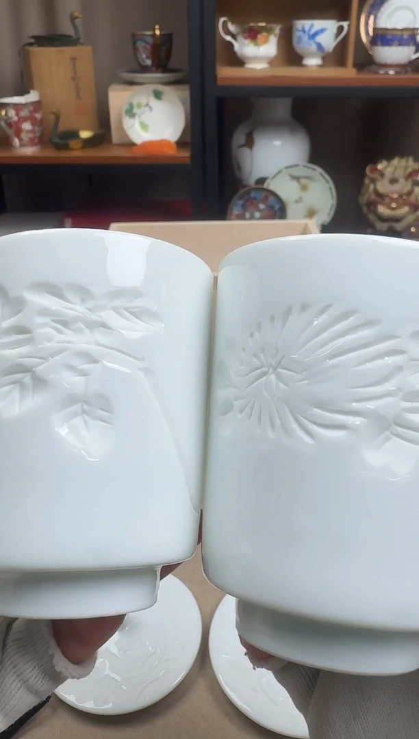 瓷片出石窑刀刻白瓷夫妻对杯