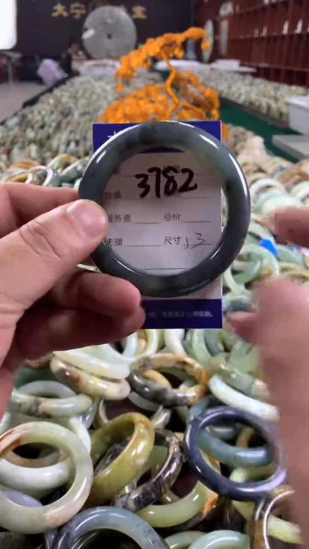 未镶嵌蛇纹石玉手镯3782