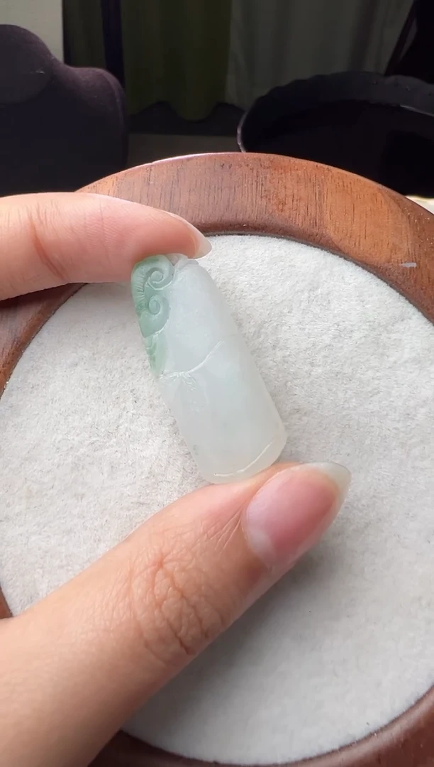 未镶嵌定制翡翠飘翠色竹节