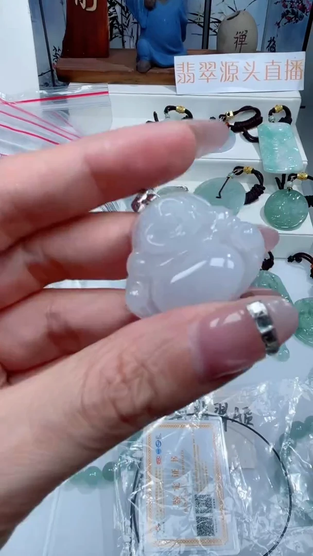 颈饰银S925镶嵌翡翠吊坠