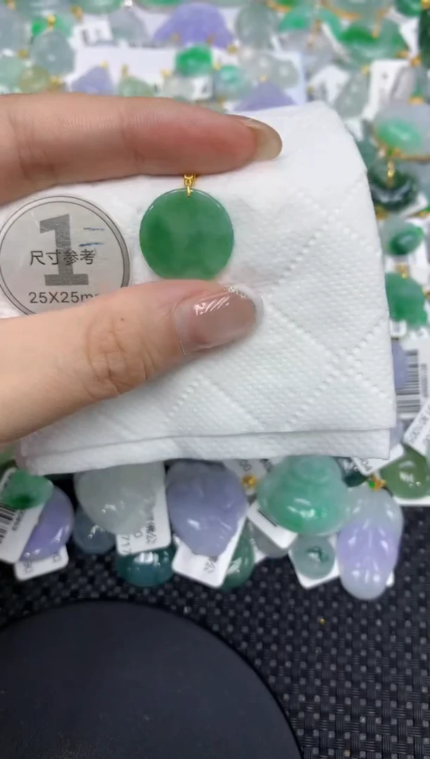 颈饰18K金镶嵌翡翠1111111