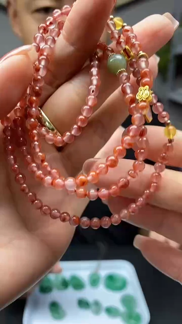 玉材质 ：   南红