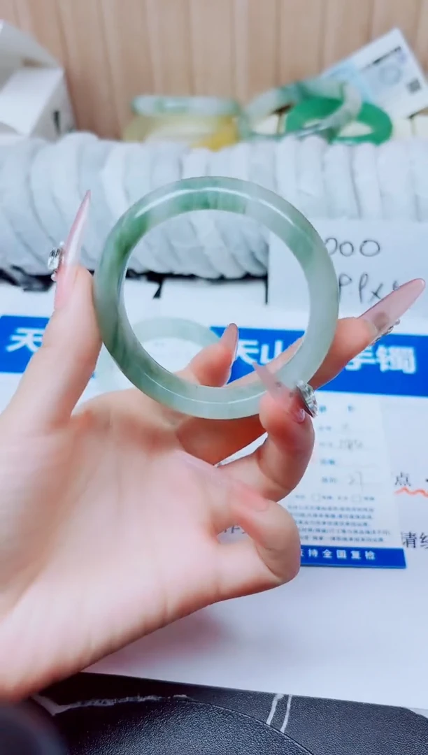 未镶嵌手镯石英质玉21/54.4