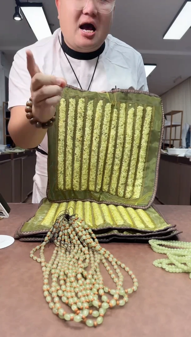 未镶嵌蛇纹石玉手链多样性随机发货其一