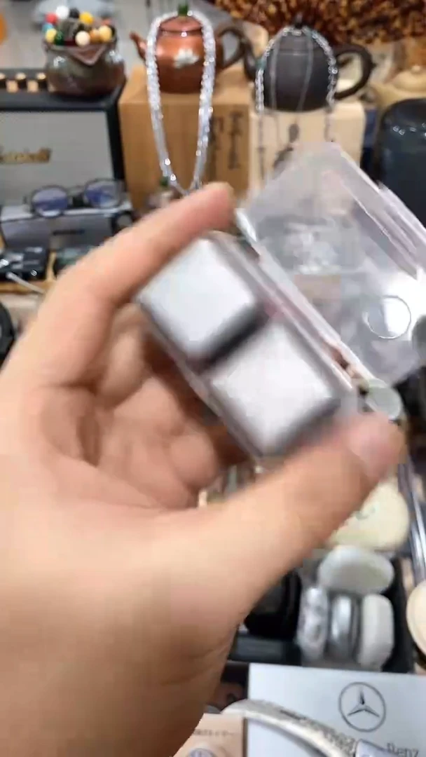 瓷片闪购商品 如图所示
