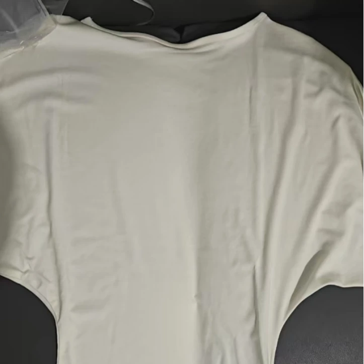 莲的百万 白色收腰上衣