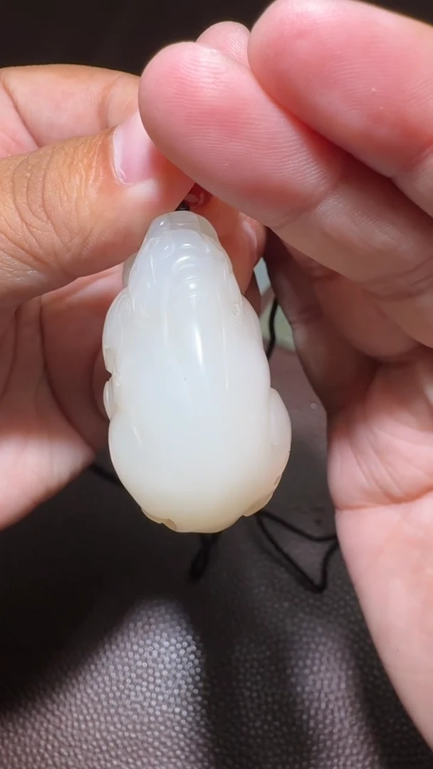 未镶嵌和田玉挂件和田玉