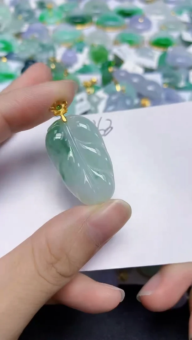 翡翠未镶嵌颈饰天然缅甸翡翠A货