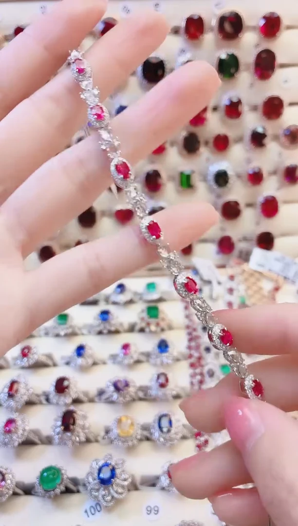 18K金镶嵌手链红宝石1