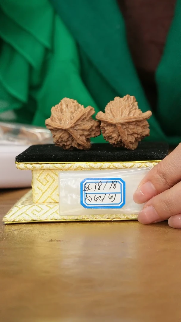 把件文玩核桃盘山三棱