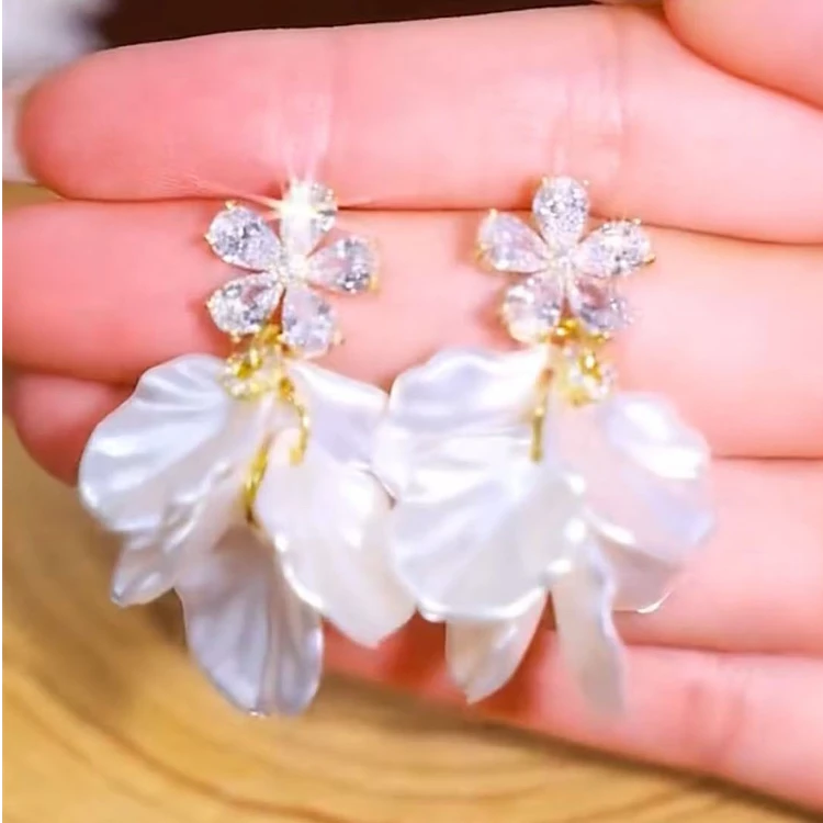 铜合金合成锆石耳饰 浪漫国风花朵流苏长款耳钉超仙优雅气质耳环