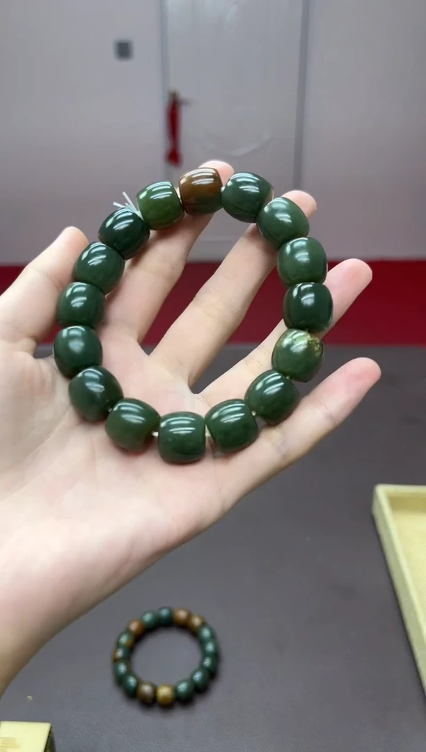 未镶嵌手链岫岩河磨玉（透闪石质玉）手串