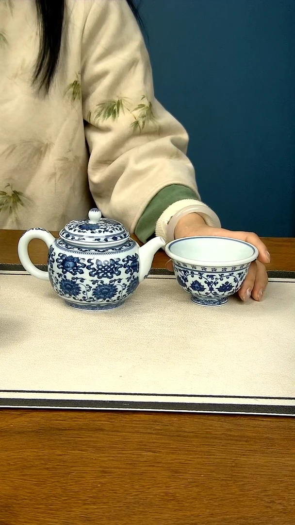 【闪购商品】缠枝莲两件套---大压