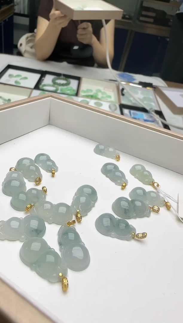 【闪购商品】翡翠颈饰18K金镶嵌多样性发其一