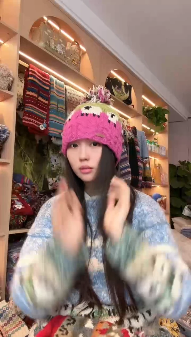 羊毛玫粉色小羊帽子