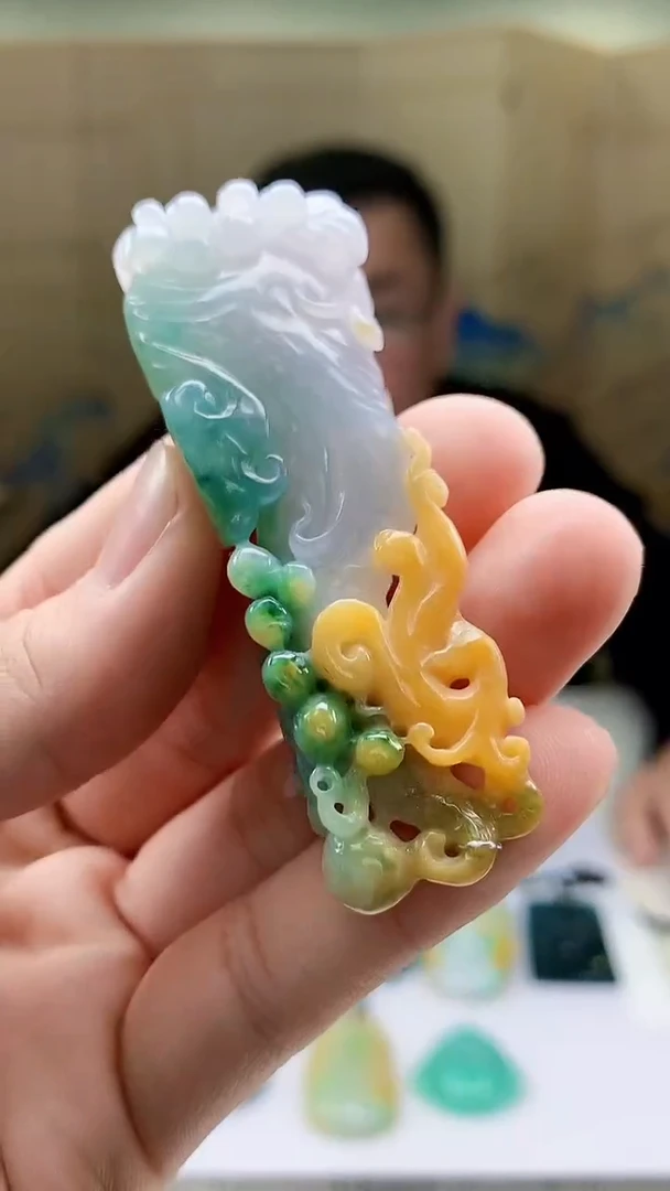 【闪购商品】定制翡翠未镶嵌5152bb-毛货挂件99