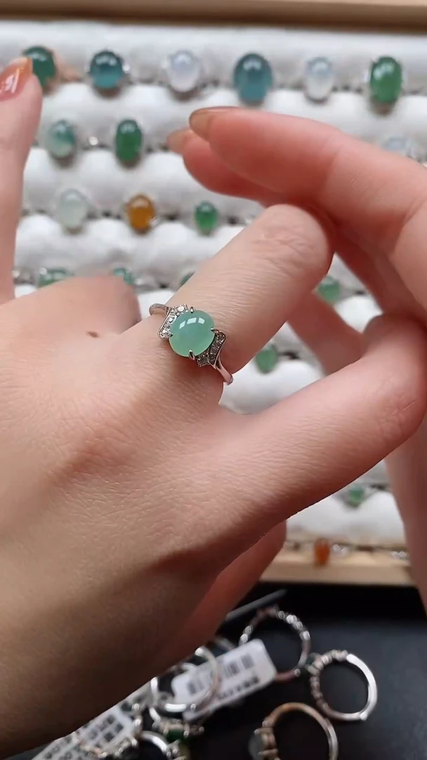 【闪购商品】翡翠戒指银S925镶嵌一物一证一礼盒