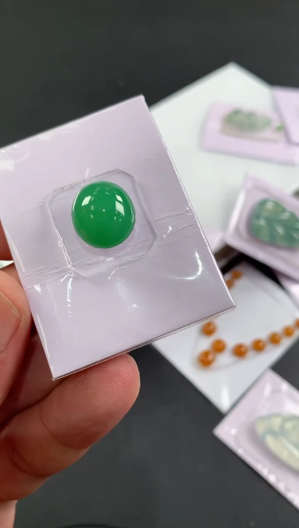 未镶嵌定制翡翠郎**丹翡翠