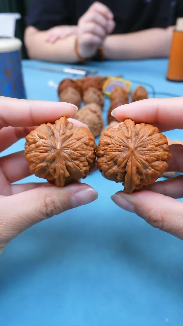 【闪购商品】文玩核桃把件38mm左右x6145门墩 1对