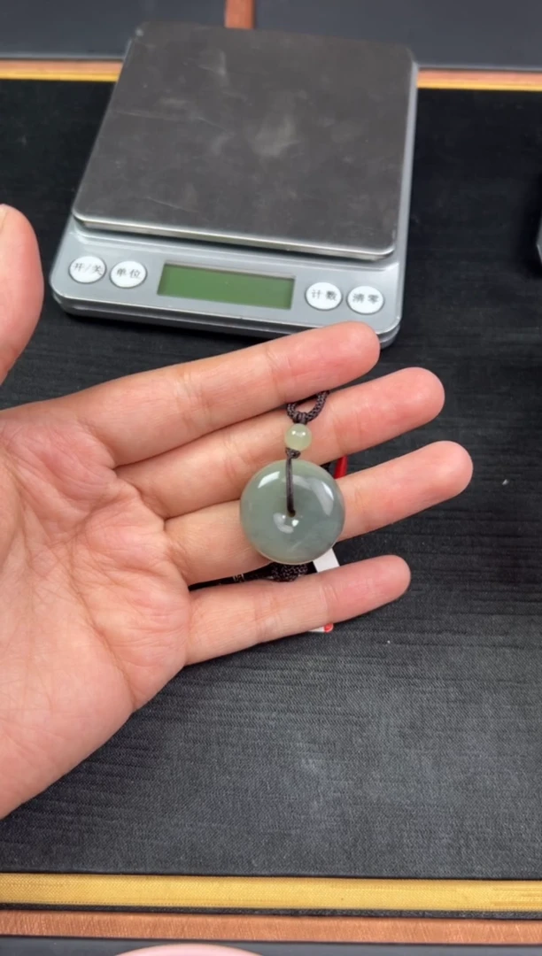 【闪购商品】和田玉吊坠(赠链)未镶嵌若羌微色差近矿 L