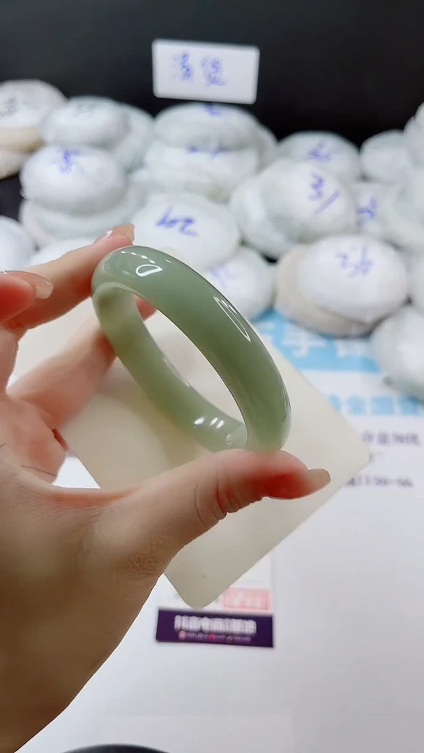 未镶嵌手镯石英质玉多样性发货L88