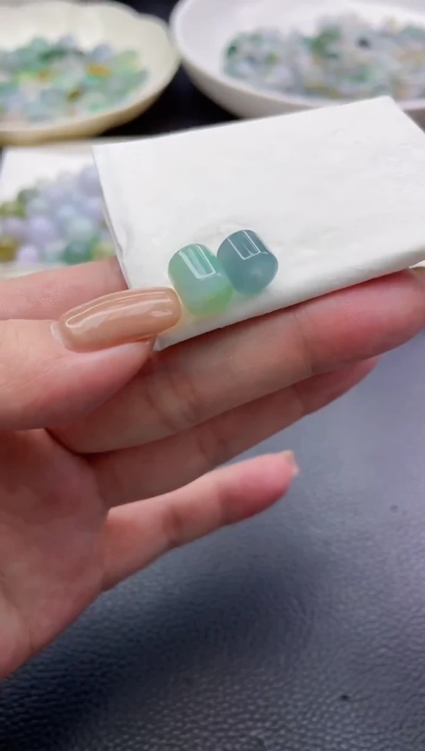 未镶嵌定制翡翠芳*子珠子