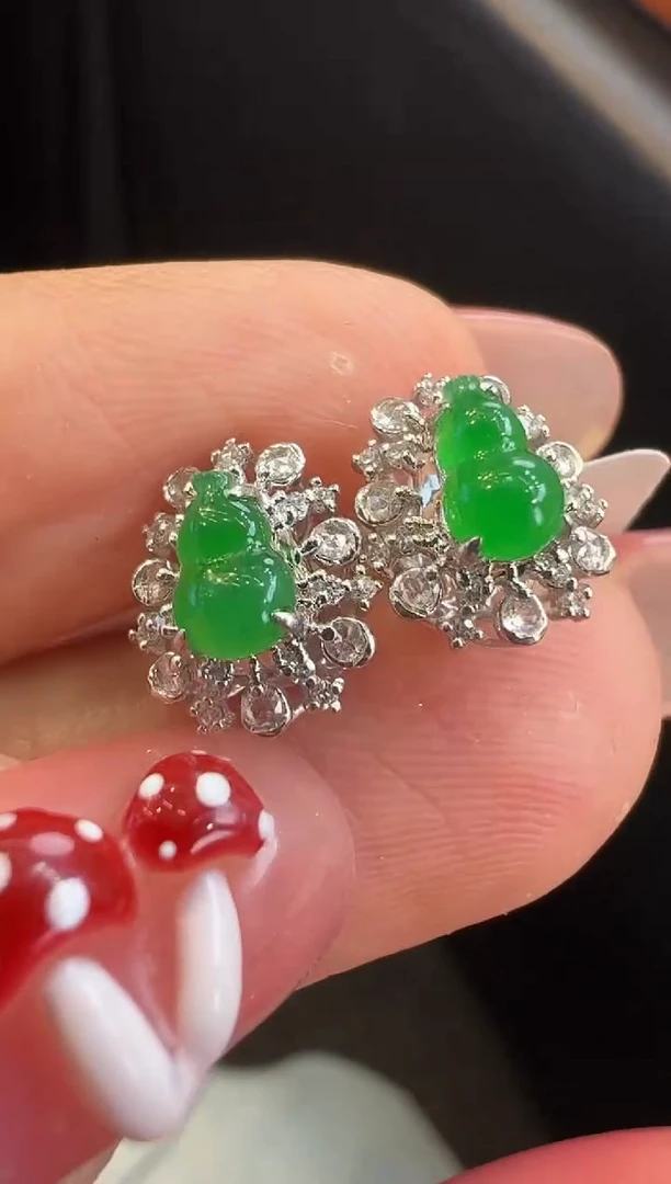 18K金镶嵌翡翠耳饰耳饰