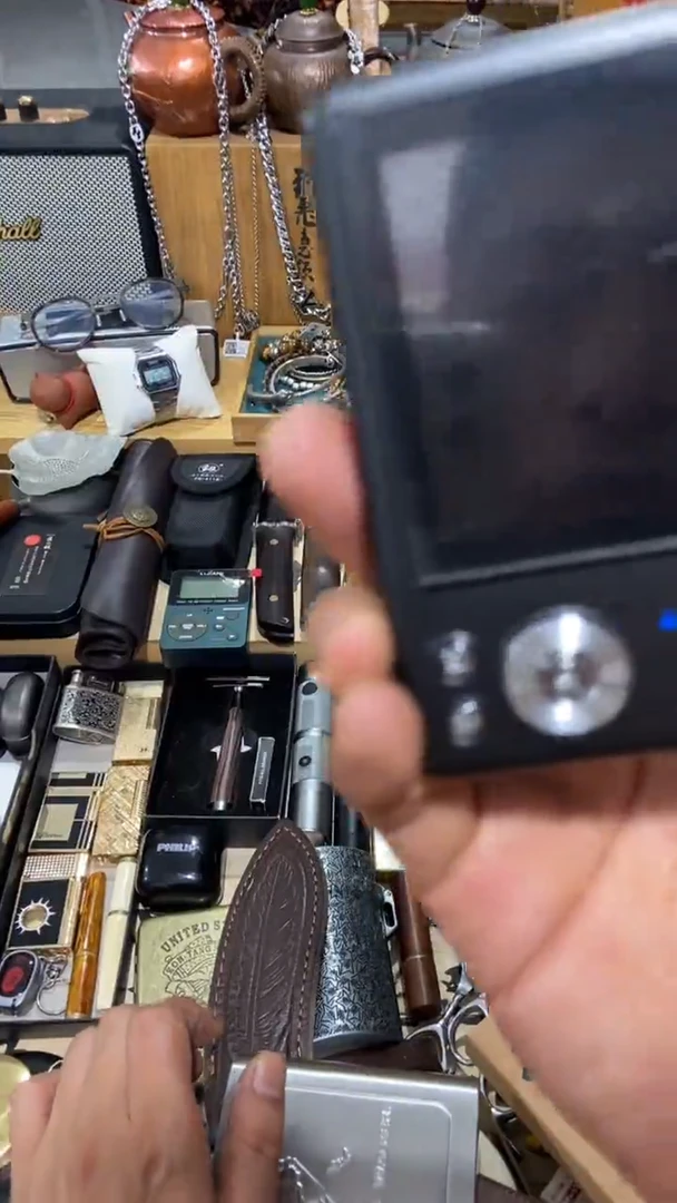 瓷片闪购商品  如图所示