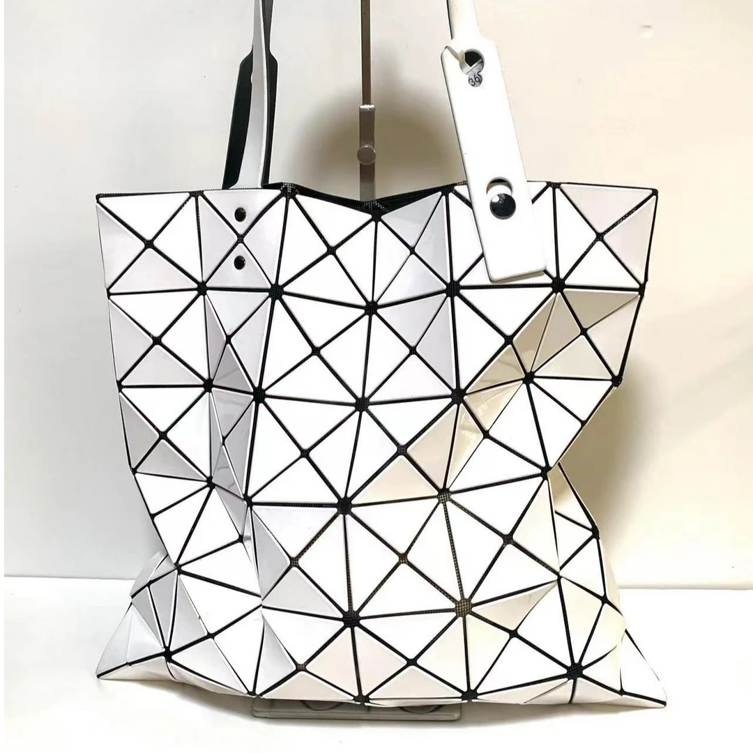 95新 Issey Miyake/三宅一生  米色单肩包bwz11169