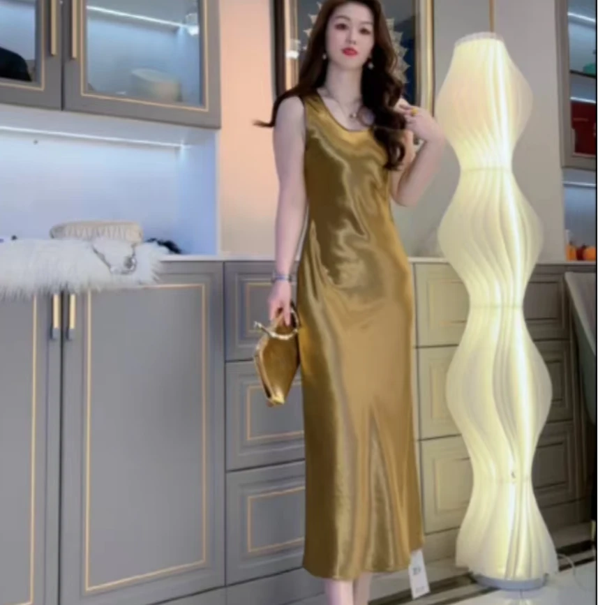 2025新款时尚减龄无袖鎏光缎面打底休闲吊带背心连衣裙显瘦气质