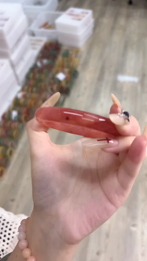 未镶嵌手镯石英质玉357-58HO