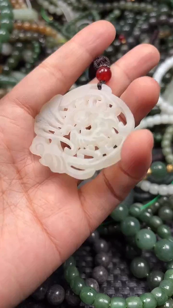 颈饰未镶嵌和田玉1