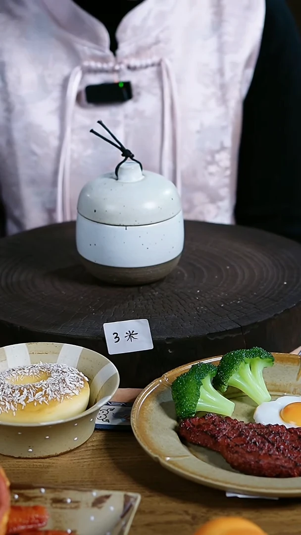 瓷粗陶尖顶盖汤罐