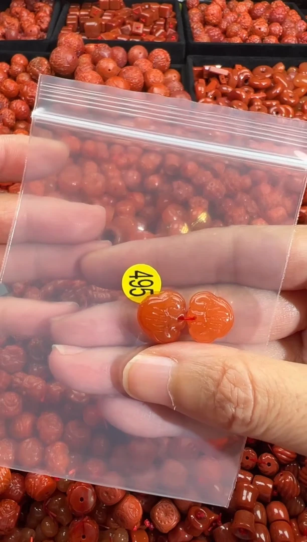 南红玛瑙未镶嵌颈饰1