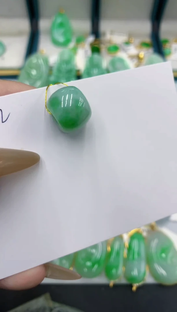 颈饰未镶嵌翡翠111111