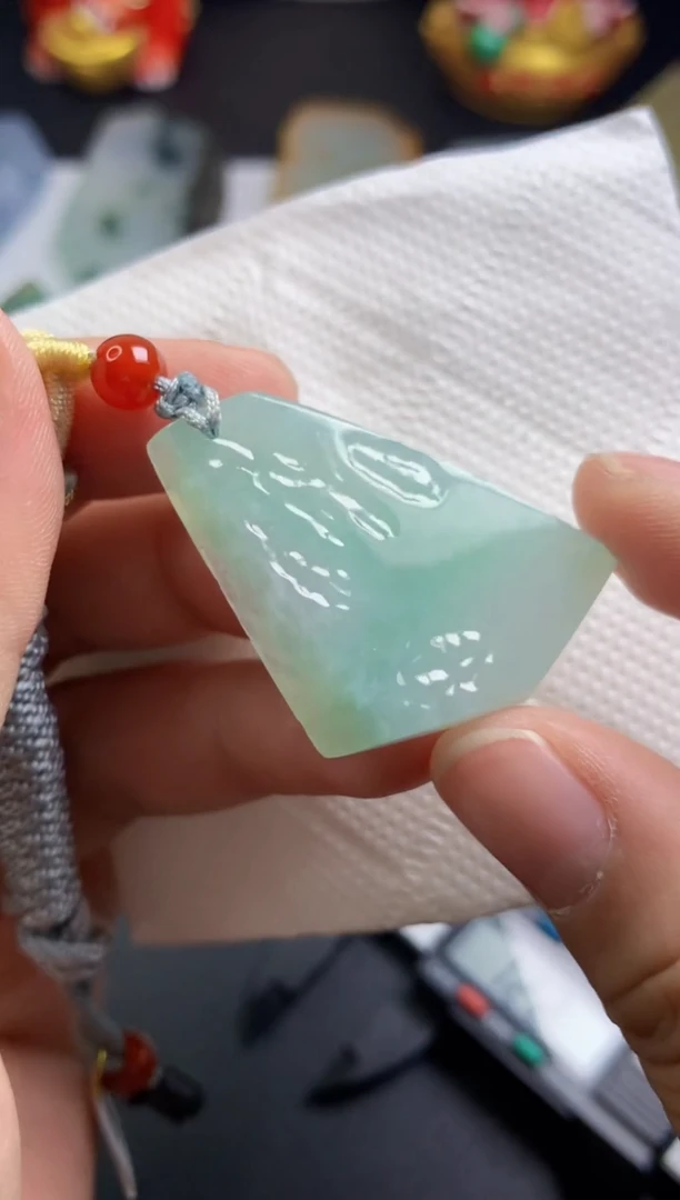 颈饰未镶嵌翡翠