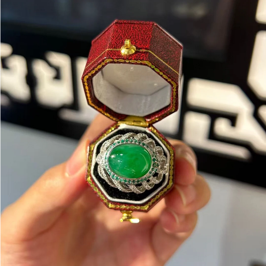 18k镶钻翡翠羽毛戒指